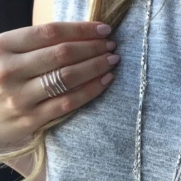 stella & dot ~ mayleeโsilver ring ~ size M - L - Picture 3 of 8